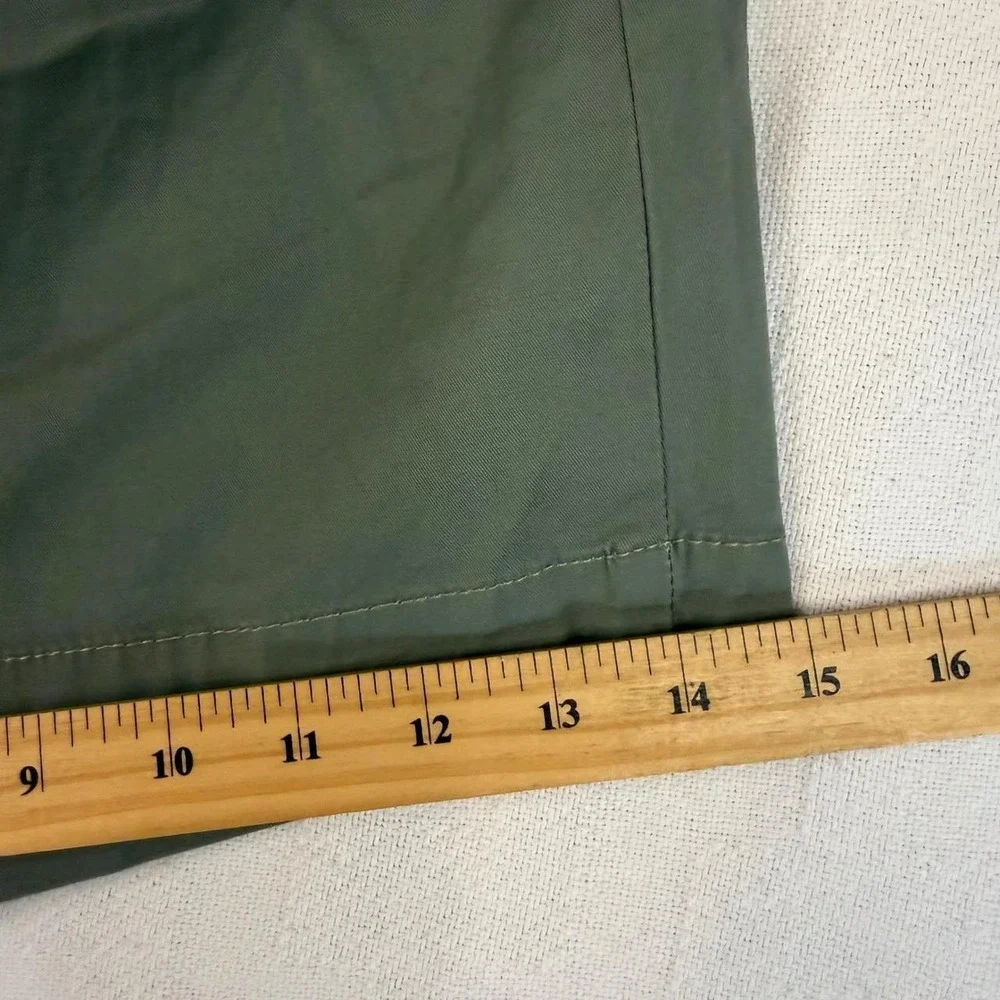 Gloria Vanderbilt Womens 22W Olive Green Pleated Shorts High Rise Relaxed Leg